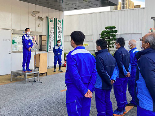 訓示をする野田社長