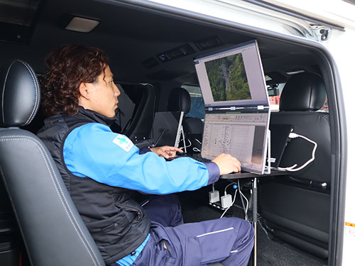 ドローン点検カー