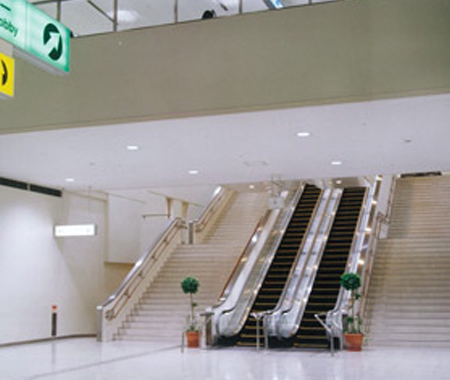 大阪国際空港エスカレータ